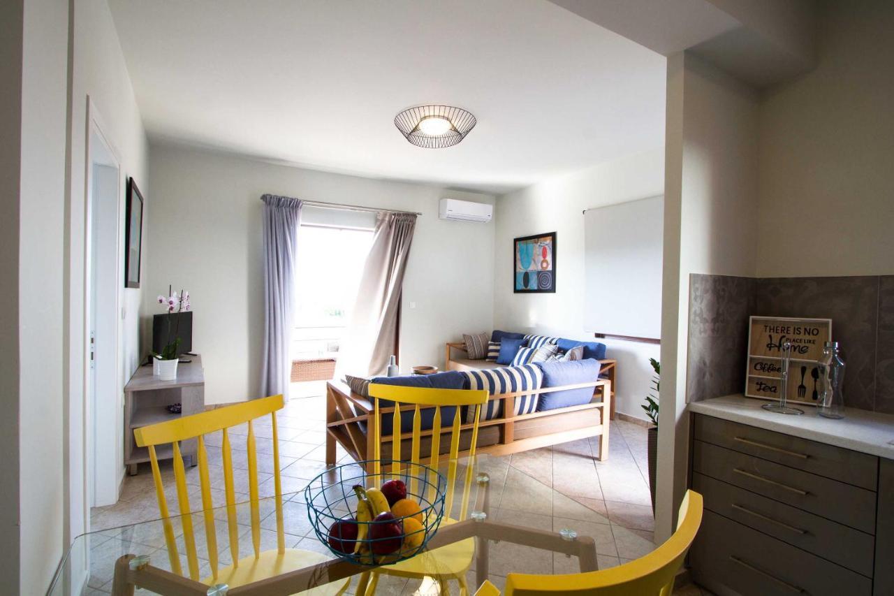 Mike'S Apartment I Luxury Above The Sea Kissamos Exterior photo